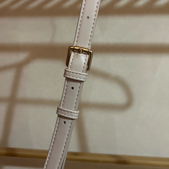 Leather Woven Light Pink Purse with Adjustable Strap - Picture 3 of 6